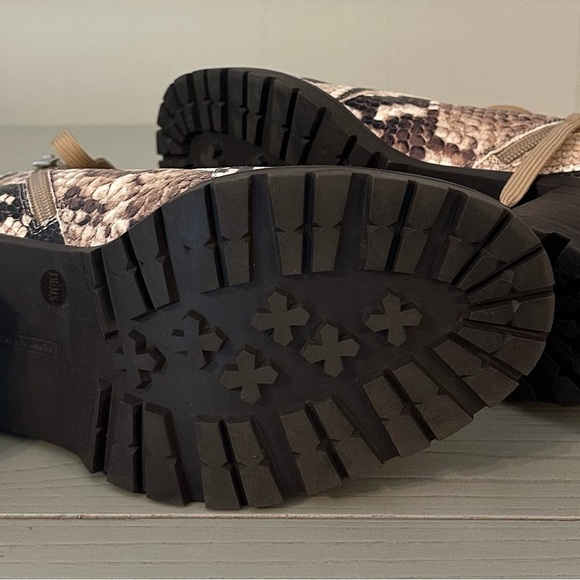 Vince Camuto Women’s Leather Lace-Up Ankle Boots Sz 8- Gaviana-Snakeskin - Picture 8 of 12